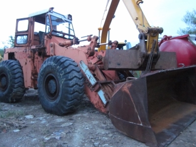 ขาย-รถตักล้อยาง แบบเอวอ่อน เครื่องยนต์ดีเซล 6 สูบ ยี่ห้อ TCM: 75N3 A = ราคา 398,000 บาท