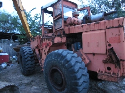 ขาย-รถตักล้อยาง แบบเอวอ่อน เครื่องยนต์ดีเซล 6 สูบ ยี่ห้อ TCM: 75N3 A = ราคา 398,000 บาท