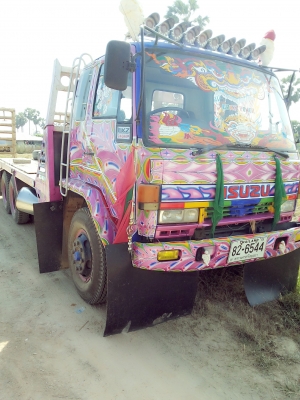 รถบรรทุกรถเกี่ยวพร้อมใช้งาน