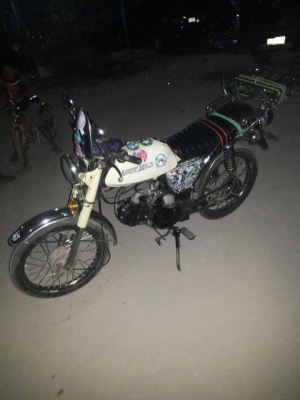 ขาย A 100 เดิมๆ เครื่องไลฟาน150 คลาสมืิอ มีเล่มโคลง