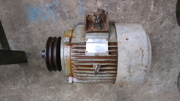 Sell> มอเตอร์มือสอง Mitsubishi 3 เฟส 7.5 แรง 380V. 1450RPM. เดินนิ่ม เงียบกริ๊บ นครปฐมครับ