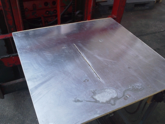 (มีVDO)โต๊ะเลื่อยวงเดือนชนิดปรับใบขึ้นลงได้ใส่ใบเลื่อยได้ใหญ่ถึง16 นิ้วหน้าโต็ะติดด้วยอลูมีเนียมหนา