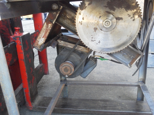 (มีVDO)โต๊ะเลื่อยวงเดือนชนิดปรับใบขึ้นลงได้ใส่ใบเลื่อยได้ใหญ่ถึง16 นิ้วหน้าโต็ะติดด้วยอลูมีเนียมหนา