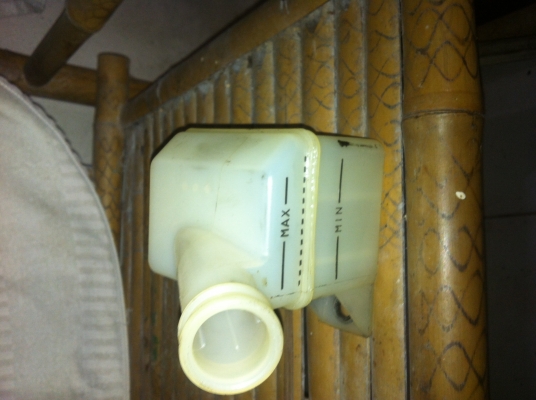 กระป๋องน้ำมันเบลค รถตู้หัวจรวจ