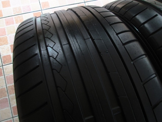 ขายยาง DUNLOP (GERMANY) 235-40-18 ปี11 ดอกเต็ม (1คู่)