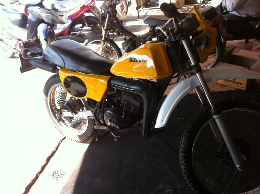 Suzuki TS 125 สวยหล่อมากของเดิมเยอะมาก รีบขายไม่มีเงินจริง Suzuki TS 125 สวยหล่อมากของเดิมเยอะมาก รีบขายไม่มีเงินจริง