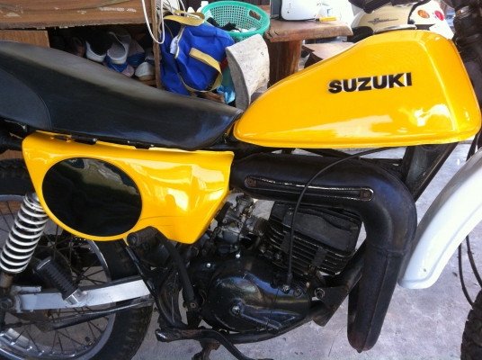 Suzuki TS 125 สวยหล่อมากของเดิมเยอะมาก รีบขายไม่มีเงินจริง Suzuki TS 125 สวยหล่อมากของเดิมเยอะมาก รีบขายไม่มีเงินจริง