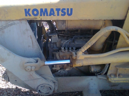 รถแทรคเตอร์ตีนเป็ด KOMATSU D20PL-5