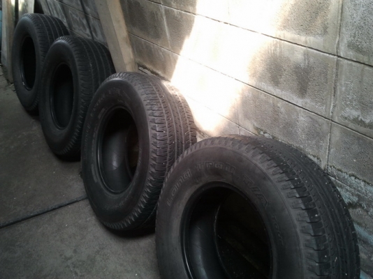 ขายยาง BF LONGTRAIL TOUR 265 70 16 ปี10 4เส้น4500บาทสภาพดี