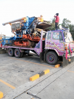 รถเกี่ยวข้าวปานเจริญการช่าง