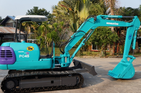 ขายรถขุด KOMUTSU  PC45R-8 เก่านอก
