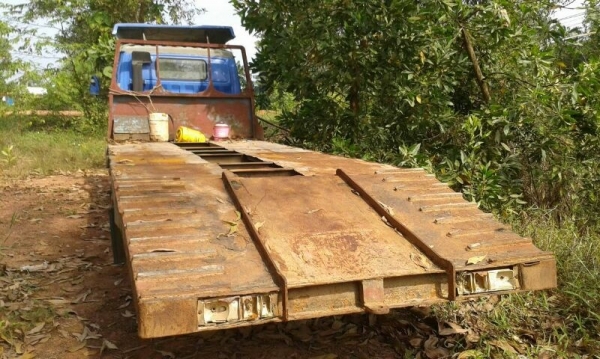 รถฮีโน่ 6 ล้อ ท้ายลาด KM779  117 แรงม้า. สนใจติดต่อ 081 - 6079515