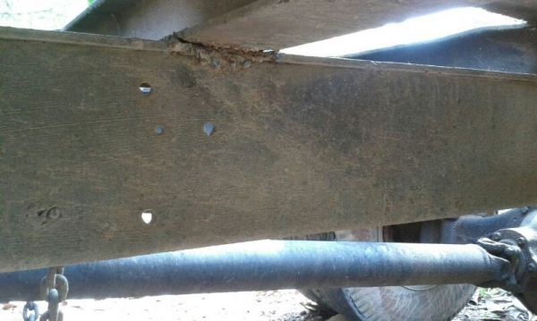 รถฮีโน่ 6 ล้อ ท้ายลาด KM779  117 แรงม้า. สนใจติดต่อ 081 - 6079515