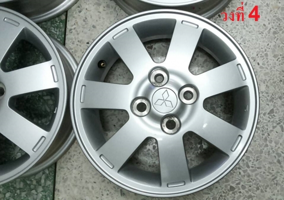 แม็กซ์ มิตซู มิราจ สวยๆ ไม่มีเบียดเลย