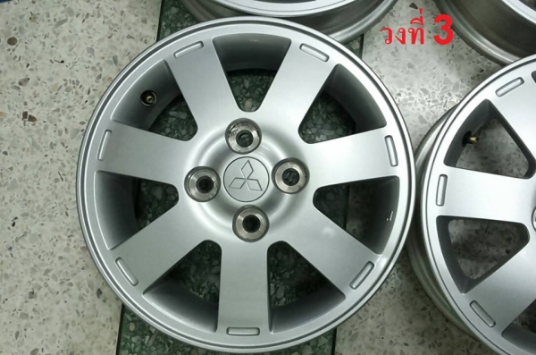 แม็กซ์ มิตซู มิราจ สวยๆ ไม่มีเบียดเลย