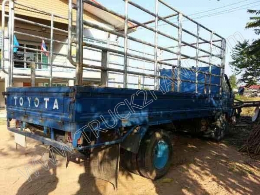 รถบรรทุก 6 ล้อ ยี่ห้อ TOYOTA 145 แรงม้า
