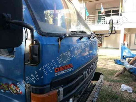 รถบรรทุก 6 ล้อ ยี่ห้อ TOYOTA 145 แรงม้า