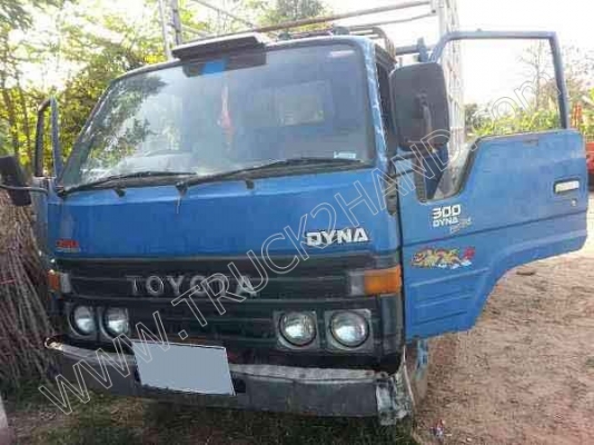 รถบรรทุก 6 ล้อ ยี่ห้อ TOYOTA 145 แรงม้า