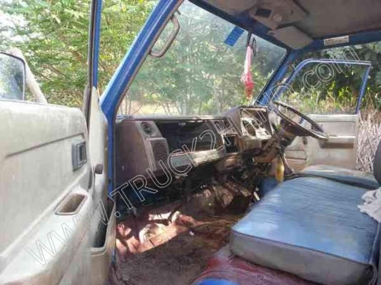 รถบรรทุก 6 ล้อ ยี่ห้อ TOYOTA 145 แรงม้า