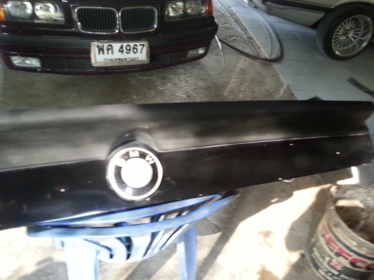 ขายหางหลัง BMW E30  แท้ พร้อมฝาท้าย
