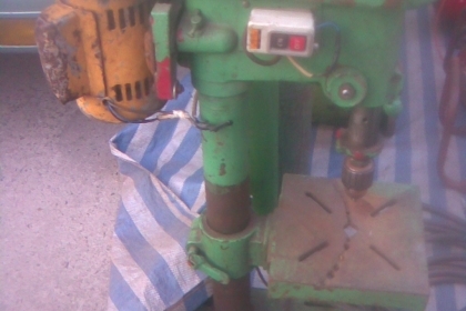 แท่นสว่านลักกี้มอเตอร์มิสซู 1/2 แรงสภาพเดิมครับความสูงประมาณ 1 เมตรครับมอเตอร์มิสซู 1/2  แรง  หัว 8 หุนครับสภาพพร้อมใช้งานราคานี้คุ้มมากครับ