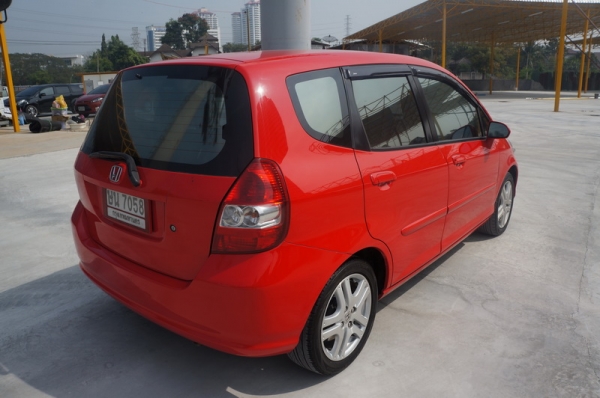 HONDA JAZZ ตัว TOP ARIBAG คู่ ล้อ MAX แอร์เย็น เครื่องเดิม ช่วงล่างดี รถขับดีมาก สีสวย ภายใน+เบาะ สมบูรณ์ เครื่องเสียง 1 ชุด รถพร้อมใช้งานทันที การันตีรถสวย จัดไฟแนนได้เต็ม ฟรีดาวน์ ติดแบ็คลิสออกรถได้