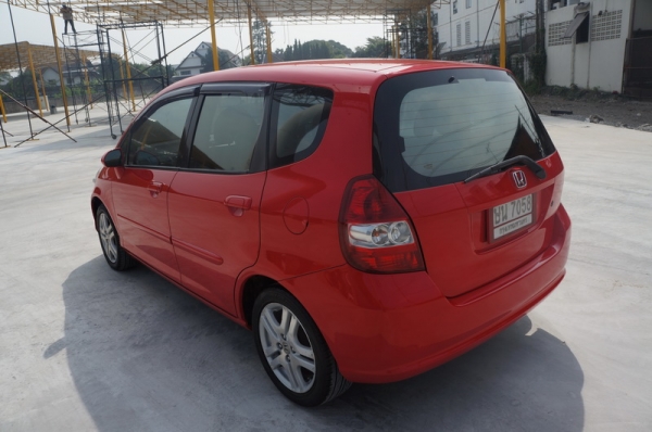 HONDA JAZZ ตัว TOP ARIBAG คู่ ล้อ MAX แอร์เย็น เครื่องเดิม ช่วงล่างดี รถขับดีมาก สีสวย ภายใน+เบาะ สมบูรณ์ เครื่องเสียง 1 ชุด รถพร้อมใช้งานทันที การันตีรถสวย จัดไฟแนนได้เต็ม ฟรีดาวน์ ติดแบ็คลิสออกรถได้