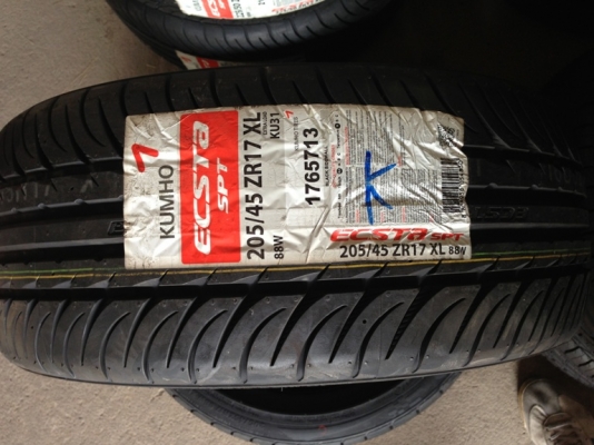 - ขายยางใหม่ 215/45/17 8700.-  บาท