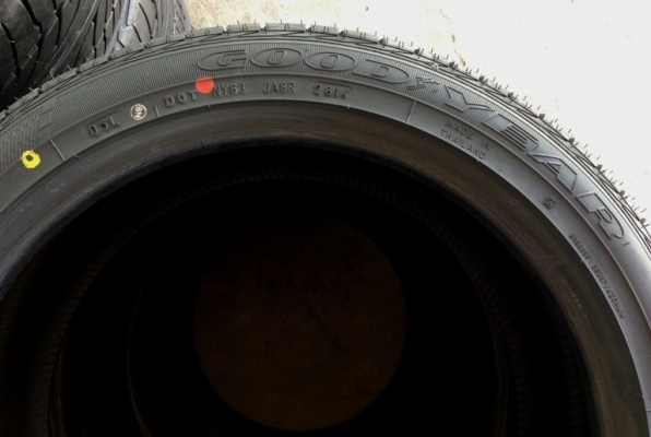 - ขายยางใหม่ 215/45/17 8700.- บาท - ขายยางใหม่ 215/45/17 8700.- บาท