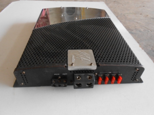 แอมคลาสดี m.a.audio 1800 วัตต์ เนื้อเบสดีมาก เจ้าของใช้มือเดียว ไม่เคยซ่อม