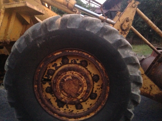 ขายรถตัก CAT-910 รถเก่าญี่ปุ่นแท้ สภาพพร้อมใช้งาน ราคาถูกสุดๆสนใจติดต่อ 081-9485494