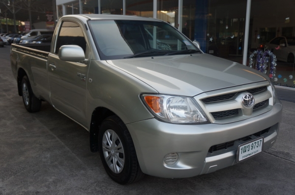 VIGO ตอนเดียว 2007 พวงมาลัยพาวเวอร์ เครื่องเดิม ช่วงล่างดี รถขับดีมาก แอร์เย็น ภายในสวยงาม รถพร้อมใช้งานทันที การันตีรถสวย จัดไฟแนนได้ ฟรีดาวน์ ติดแบ็คลิสออกรถได้