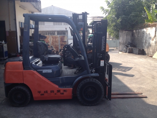 TOYOTA 8FD25 สภาพดี นำเข้าจากญี่ปุ่น