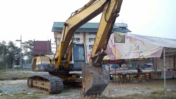 ขายKOMATSU PC200-5