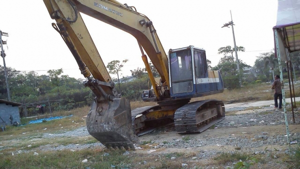 ขายKOMATSU PC200-5