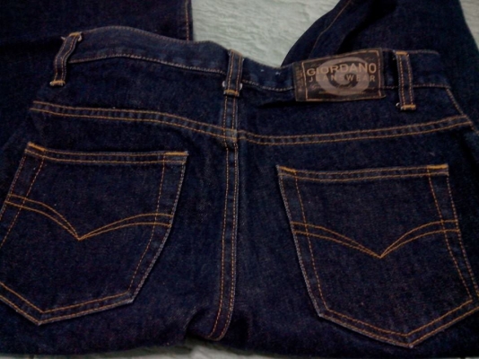 ขายกางเกงยีนส์ Giordano ผ้าด้าน SIZE 28*34 ราคา500 บาทพร้อมส่ง โทร 0830813615