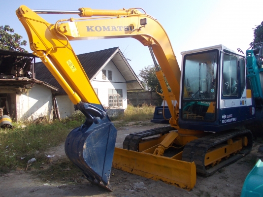 รถแม็คโคร โคมัสสุ 60-6