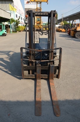 ขาย Komatsu FD25-11 เครื่องยนต์	ดีเซล 4D95 เกียร์ ธรรมดา ขนาด	2.5 ตัน เสาสูง	3 เมตร