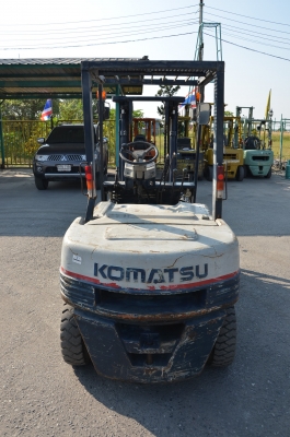 ขาย Komatsu FD25-11 เครื่องยนต์	ดีเซล 4D95 เกียร์ ธรรมดา ขนาด	2.5 ตัน เสาสูง	3 เมตร