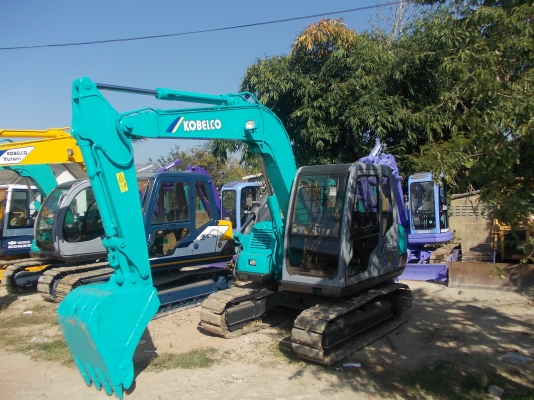 รถแม็คโคร ยี่ห้อ โกเบโก้ SK60-3