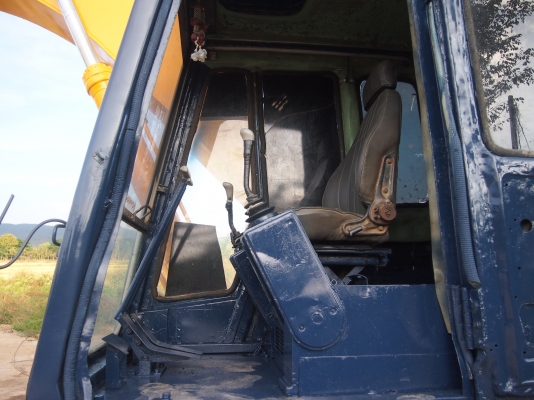 ขายด่วน  kobelco 200 sk07 รถสวยไม่มีรอยแตก ต่อรองได้ 080-1253450