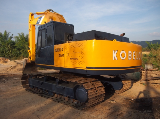 ขายด่วน  kobelco 200 sk07 รถสวยไม่มีรอยแตก ต่อรองได้ 080-1253450