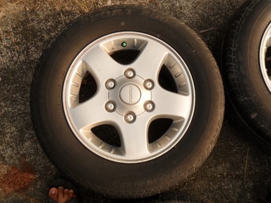 ขายล้อแม็กซ์ Dmax ขอบ15นิ้ว 6รู139 พร้อมยาง Dunlop /205/65 R15 (มี4 ล้อ)ราคา 3900 บาท Tel. 092-9351644