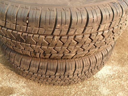 ขายยาง ใส่รถกระบะ Firestone ขนาด195 R14 ปี11 เส้นละ900บาท-ดอกหนามากๆ ใช้ได้อีกนาน (มี 2 เส้น)Tel. 092-9351644