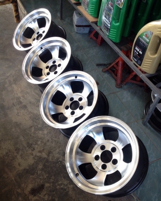 ขายล้อลายถั่ว Japan ขอบ 15x8 5/114.3 ออฟลึกๆ สวยมาก