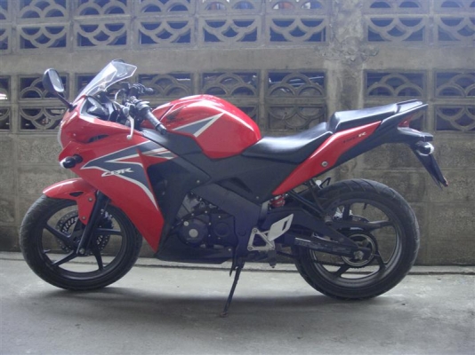 CBR 150R สวยๆๆ