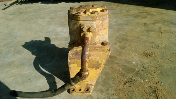 ปั้มมอเตอร์ไฮดรอลิค KOMATSU D20-s