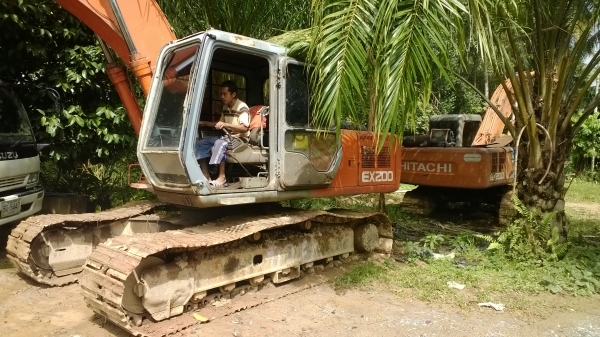 EX200-2 ไฟครบ มีเล่มทะเบียน มี2คัน ขายแยกหรือเหมา..รถสภาพดีใช้ได้...