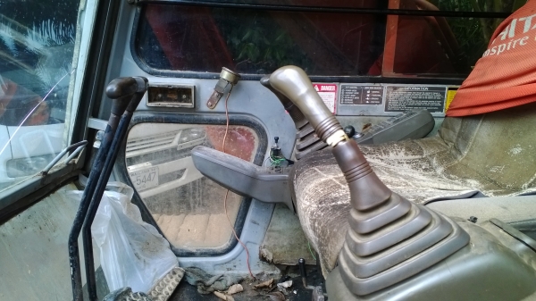 EX200-2 ไฟครบ มีเล่มทะเบียน มี2คัน ขายแยกหรือเหมา..รถสภาพดีใช้ได้...