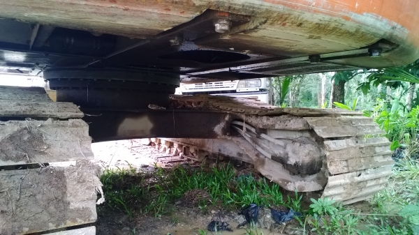 EX200-2 ไฟครบ มีเล่มทะเบียน มี2คัน ขายแยกหรือเหมา..รถสภาพดีใช้ได้...